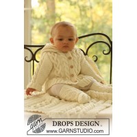 Комплект для малыша: кофточка, носочки и одеяло