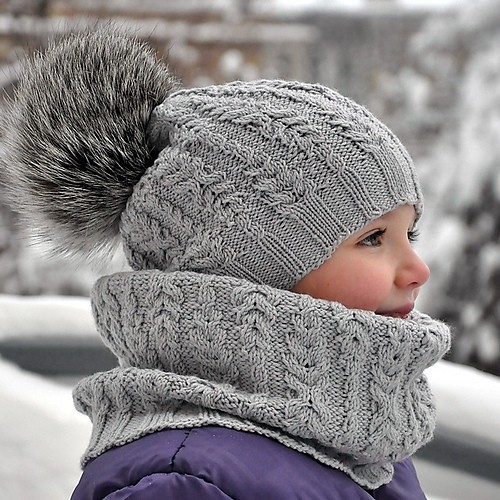 Детская зимняя шапка спицами