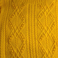 Желтый свитер 1