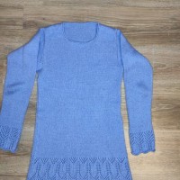 Голубой свитер с ажурными вставками и капюшоном 2