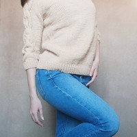 Пуловер с косами на рукавах от автора Лилия